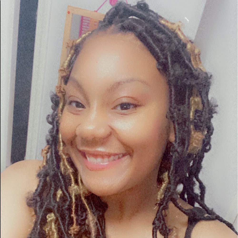 Meet your Posher, Shania
